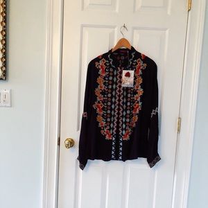 NWT Clarissa Button Down Navy